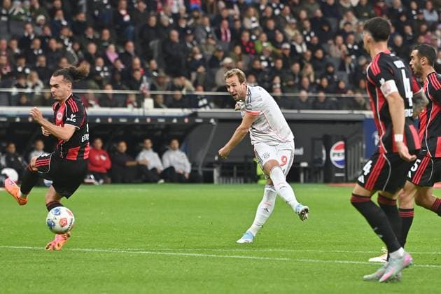 Goal Harry KANE Bayern Muenchen to 0 2,Action,Goal kick Soccer 1 Bundesliga Season 2025 2026, 6 Matchday, Matchday06 Eintracht Frankfurt FC Bayern Muenchen on 04 10 2025 DEUTSCHE BANK PARK