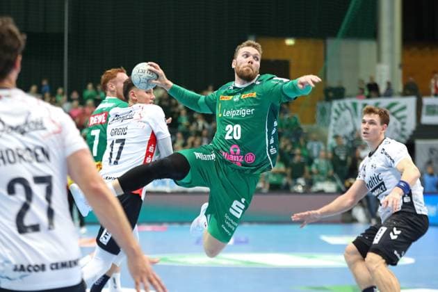 Handball DAIKIN HBL SC DHfK Leipzig SG Flensburg Handewitt 04 10 2025 William Bogojevic 20, SC DHfK Leipzig throwing Handball, DAIKIN HBL, 1 Bundesliga, Season 2025 2026, Matchday 7 SC DHfK Leipzig vs SG Flensburg Handewitt on 04 10 2025 at Quarterback Immobilien Arena Leipzig Copyright: xBEAUTIFULxSPORTS JanxKaeferx