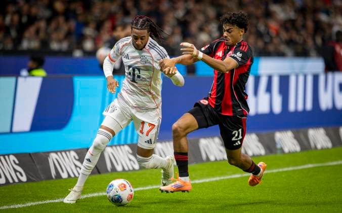Frankfurt, Germany 04th Oct 2025 Michael Olise FCB Nathaniel Brown FRA Eintracht Frankfurt FC Bayern Munich 04 10 2025