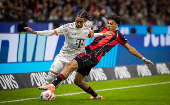 Frankfurt, Germany 04th Oct 2025 Michael Olise FCB Nathaniel Brown FRA Eintracht Frankfurt FC Bayern Munich 04 10 2025