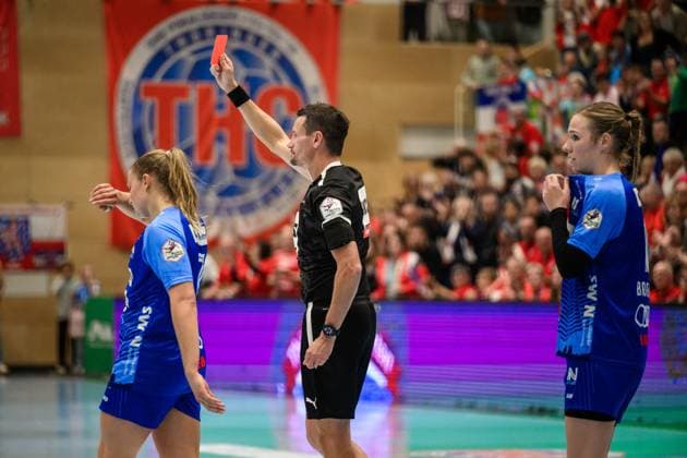 Angunn, Gudmestad RL, Sport Union Neckarsulm, 7 gets red in match against Thueringer HC GER, Thuringia, Thueringer HC vs Sport Union Neckarsulm, Alsco Handball Bundesliga Frauen, 1 Handballbundesliga Frauen, Handball, 4 Matchday, Season 2025 2026, 04 10 2025 GER, Thuringia, Thueringer HC vs Sport Union Neckarsulm, Alsco Handball Bundesliga Frauen, 1 Handballbundesliga Frauen, Handball, 4 Matchday, Season 2025 2026, 04 10 2025 Bad Langensalza Copyright: xEibner-Pressefoto MartinxHerbstx EP_MHT
