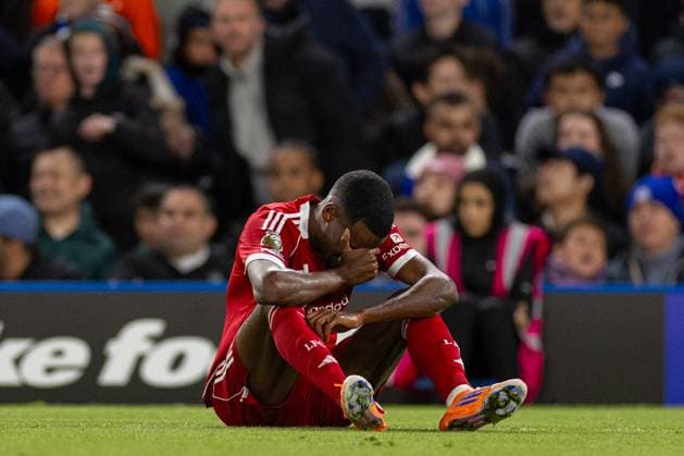 Football - FA Premier League - Chelsea FC v Liverpool FC LONDON, ENGLAND - Saturday, October 4, 2025: Liverpool s Alexander Isak reacts to being fouled during the FA Premier League match between Chelsea FC and Liverpool FC at Stamford Bridge. (Photo by David Rawcliffe Propaganda) LONDON Stamford Bridge GREATER LONDON ENGLAND  Copyright: xDavidxRawcliffex P2025-10-04-Chelsea_Liverpool-130