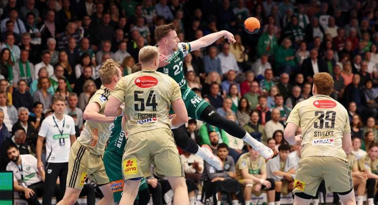 BAU 04 10 2025 Göppingen Handball Frisch Auf Göppingen vs TSV Hannover Burgdorf, Erik Persson Göppingen, Center