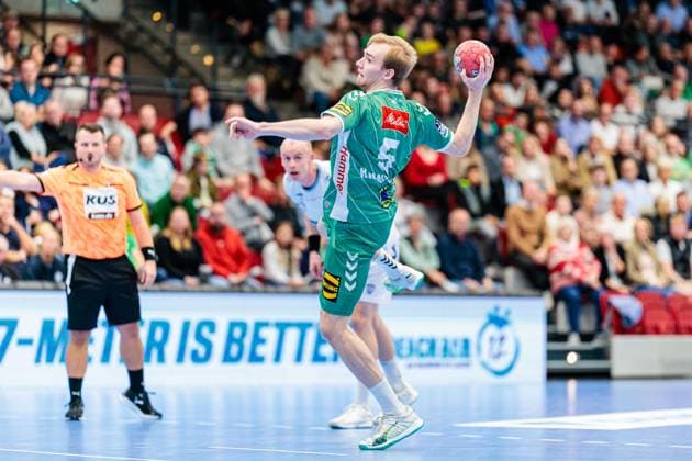 Florian Kranzmann GWD Minden, 05 on seven-meter 7 meter throw GER, GWD Minden vs TBV Lemgo Lippe, Handball, 1 Bundesliga, 7 Matchday, Season 2025 2026, 04 10 2025 GER, GWD Minden vs TBV Lemgo Lippe, Handball, 1 Bundesliga, 7 Matchday, Season 2025 2026, 04 10 2025 Luebbecke Copyright: xEibner-Pressefoto JanxRollingerx EP_JSK