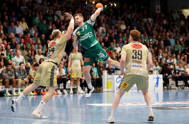 BAU 04 10 2025 Göppingen Handball Frisch Auf Göppingen vs TSV Hannover Burgdorf, David Schmidt Göppingen on the ball