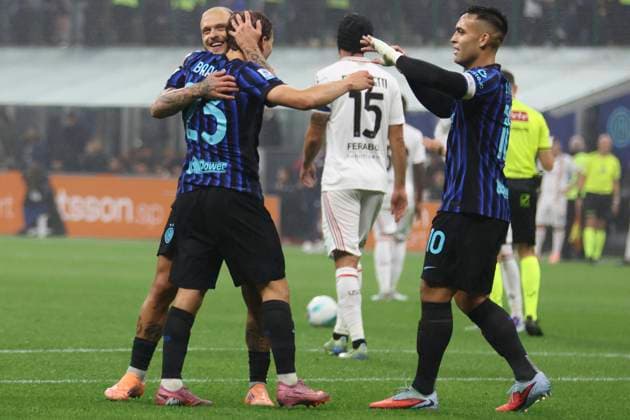 Italian Championship Series A Inter vs. Cremonese Milan (Italy), 10 04 2025 - Football Italian Championship Inter Milan vs Cremonese - Nicolo Barella of Inter Milan scores and celebrates his goal in the match between Inter Milan and Cremonese, valid for the 6th round of the Italian Serie A championship at the San Siro stadium in Milan, on the evening of Saturday, October 4, 2025. (Foto: Edson De Souza Thenews2 imago images) SPO  Copyright: xEdsonxTeodoroxDexSouzax