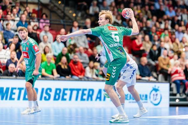 Florian Kranzmann GWD Minden, 05 on seven-meter 7 meter throw GER, GWD Minden vs TBV Lemgo Lippe, Handball, 1 Bundesliga, 7 Matchday, Season 2025 2026, 04 10 2025 GER, GWD Minden vs TBV Lemgo Lippe, Handball, 1 Bundesliga, 7 Matchday, Season 2025 2026, 04 10 2025 Luebbecke Copyright: xEibner-Pressefoto JanxRollingerx EP_JSK