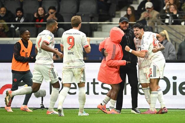 Soccer 1 Bundesliga 6 Matchday Eintracht Frankfurt FC Bayern Munich on 04 10 2025 at Deutsche Bank Park in Frankfurt Goal celebration to 0 3 by Luis Diaz Munich DFL regulations prohibit any use of photographs as image sequences and or quasi video xJKx