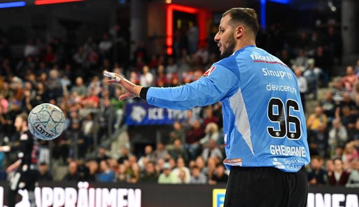 04 10 2025 Handball 1 Bundesliga DAIKIN HBL Season 2025 2026 07 Matchday HC Erlangen Metropolregion Nuremberg HCE Füchse Berlin xwoxzix Khalifa Ghedbane 96, HC Erlangen HCE