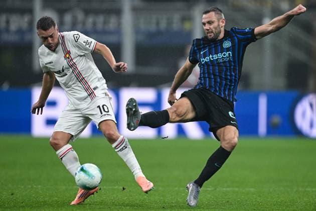 Cm Milano 04 10 2025 - campionato di calcio Serie A Inter-Cremonese foto Cristiano Mazzi Image nella foto: Stefan De Vrij-Jamie Vardy 