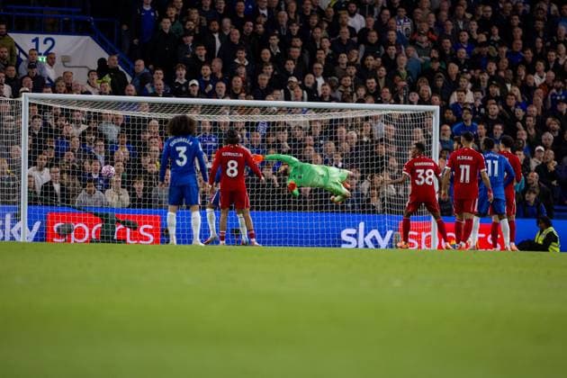 Football - FA Premier League - Chelsea FC v Liverpool FC LONDON, ENGLAND - Saturday, October 4, 2025: Liverpool s goalkeeper Giorgi Mamardashvili during the FA Premier League match between Chelsea FC and Liverpool FC at Stamford Bridge. (Photo by David Rawcliffe Propaganda) LONDON Stamford Bridge GREATER LONDON ENGLAND  Copyright: xDavidxRawcliffex P2025-10-04-Chelsea_Liverpool-139