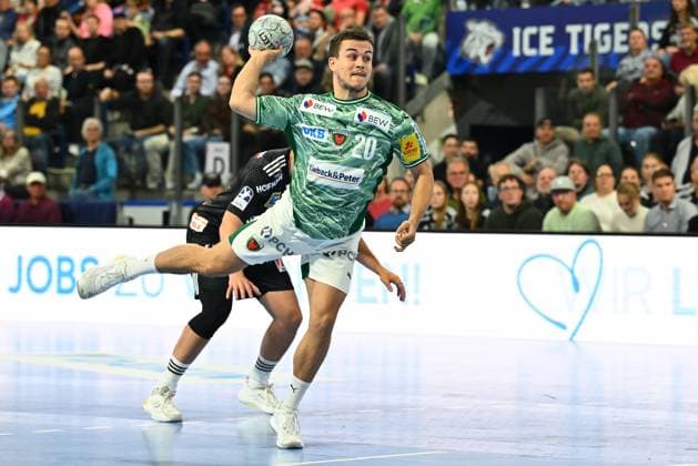 04 10 2025 Handball 1 Bundesliga DAIKIN HBL Season 2025 2026 07 Matchday HC Erlangen Metropolregion Nuremberg HCE Füchse Berlin xwoxzix Tim Freihöfer 20, Füchse Berlin