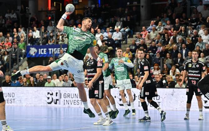 04 10 2025 Handball 1 Bundesliga DAIKIN HBL Season 2025 2026 07 Matchday HC Erlangen Metropolregion Nuremberg HCE Füchse Berlin xwoxzix Mijajlo Marsenic 93, Füchse Berlin