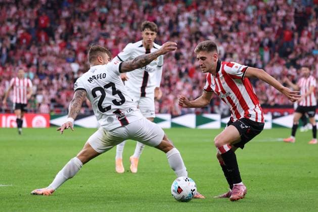 Athletic Club Bilbao v Mallorca - La Liga BILBAO, SPAIN - OCTOBER 4: Pablo Maffeo of Mallorca competes during La Liga week 8 football match between Athletic Club Bilbao and Mallorca at San Mames Stadium in Bilbao, Spain on October 4, 2025. Pablo Garcia Anadolu Bilbao Spain. Editorial use only. Please get in touch for any other usage.  Copyright: x2025xAnadoluxPabloxGarciax