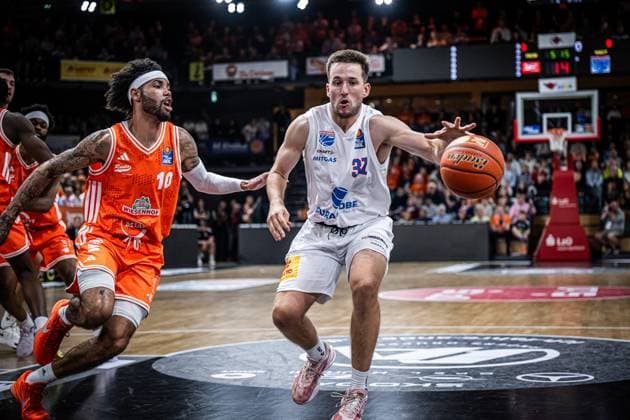 1 Basketball Bundesliga, easyCredit BBL, Season 2025 2026, Men, Main Round, Matchday 3, 04 10 2025, RASTA Vechta SYNTAINICS MBC Spencer Reaves 31 SYNTAINICS MBC in action Vechta RASTA Dome Lower Saxony Germany