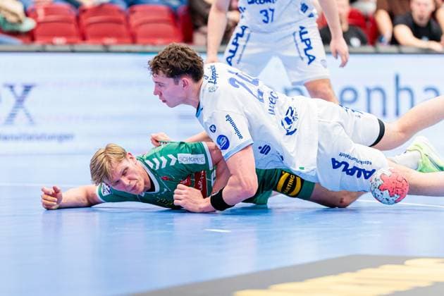 f l Niclas Benedict Heitkamp GWD Minden, 23 , Joel Willecke TBV Lemgo Lippe, 24 in duel GER, GWD Minden vs TBV Lemgo Lippe, Handball, 1 Bundesliga, Matchday 7, Season 2025 2026, 04 10 2025 GER, GWD Minden vs TBV Lemgo Lippe, Handball, 1 Bundesliga, Matchday 7, Season 2025 2026, 04 10 2025 Luebbecke Copyright: xEibner-Pressefoto JanxRollingerx EP_JSK