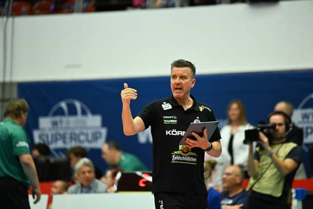 Alexander Waibl Head Coach Dresdner SC Dresdner SC vs SSC Palmberg Schwerin, WT Energiesysteme Supercup, Volleyball Bundesliga Women, Season 2025 2026, 04 10 2025 Dresdner SC vs SSC Palmberg Schwerin, WT Energiesysteme Supercup, Volleyball Bundesliga Women, Season 2025 2026, 04 10 2025 Dresden Copyright: xEibner-Pressefoto xHoepnerx EP_PHR