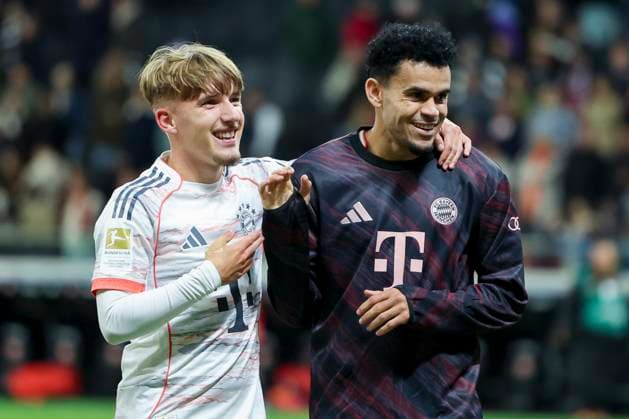 Lennart Karl (FC Bayern Muenchen) und Luis Diaz (FC Bayern Muenchen) jubeln, Bundesliga, Eintracht Frankfurt v FC Bayern München, Deutsche Bank Park am 04. October 2025 in Frankfurt am Main, Deutschland. (Foto von Marco Steinbrenner DeFodi Images) Lennart Karl (FC Bayern Muenchen) und Luis Diaz (FC Bayern Muenchen) cheer, Bundesliga, Eintracht Frankfurt v FC Bayern München, Deutsche Bank Park, October 4, 2025 in Frankfurt am Main, Germany. (Photo by Marco Steinbrenner DeFodi Images) DFL regulations prohibit any use of photographs as image sequences and or quasi-video. Lennart Karl FC Bayern Muenchen and Luis Diaz FC Bayern Muenchen cheer, Bundesliga, Eintracht Frankfurt v FC Bayern München, Deutsche Bank Park on October 04, 2025 in Frankfurt am Main, Germany Photo by Marco Steinbrenner DeFodi Images Lennart Karl FC Bayern Muenchen and Luis Diaz FC Bayern Muenchen cheer, Bundesliga, Eintracht Frankfurt v FC Bayern München, Deutsche Bank Park, October 4, 2025 in Frankfurt am Main, Germany Photo by Marco Steinbrenner DeFodi Images DFL regulations prohibit any use of photographs as image sequences and or quasi video