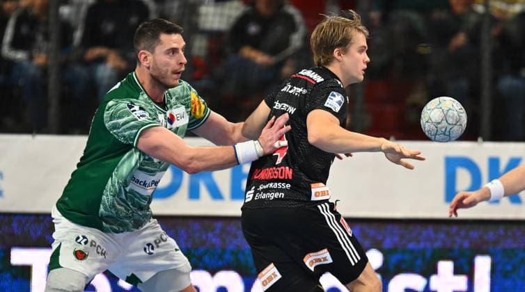 04 10 2025 Handball 1 Bundesliga DAIKIN HBL Season 2025 2026 07 Matchday HC Erlangen Metropolregion Nuremberg HCE Füchse Berlin xwoxzix Mijajlo Marsenic 93, Füchse Berlin Andri Mar Runarsson 4, HC Erlangen HCE