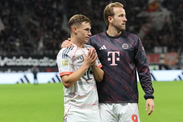 Intimately together after the win Joshua Kimmich FC Bayern Munich, 6 and Harry Edward Kane FC Bayern Munich, 9 , Eintracht Frankfurt FC Bayern Munich, Bundesliga , BL, Saison 2025 2026, 6 Spiel, 04 10 2025, Frankfurt Deutsche Bank Park Germany