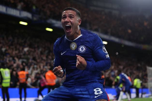London, England, 4th October 2025. Enzo Fernandez of Chelsea celebrates after Estevao (not pictured) of Chelsea scores to make it 2-1 during the Chelsea vs Liverpool Premier League match at Stamford Bridge, London. Picture credit should read: Paul Terry Sportimage EDITORIAL USE ONLY. No use with unauthorised audio, video, data, fixture lists, club league logos or live services. Online in-match use limited to 120 images, no video emulation. No use in betting, games or single club league player publications. SPI_046_PT_Chelsea_Liverpool SPI-4196-0046