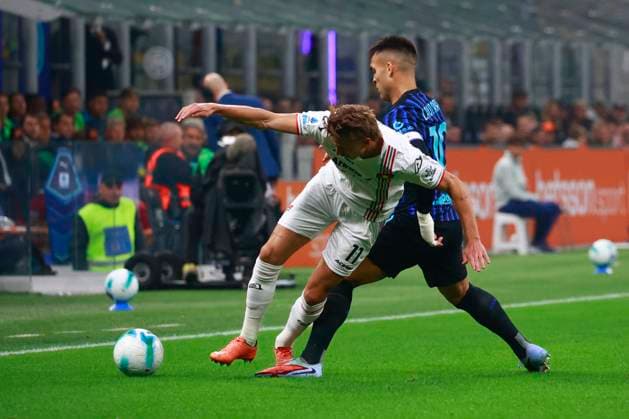 FC Internazionale v US Cremonese - Serie A Lautaro Martinez and Dennis Johnsen are in action during the Serie A match between FC Internazionale and US Cremonese at Giuseppe Meazza stadium in Milano, Italy, on October 4, 2025. Milano Milano Italy  Copyright: xMairoxCinquettix originalFilename:cinquetti-fcintern251004_npB4w.jpg