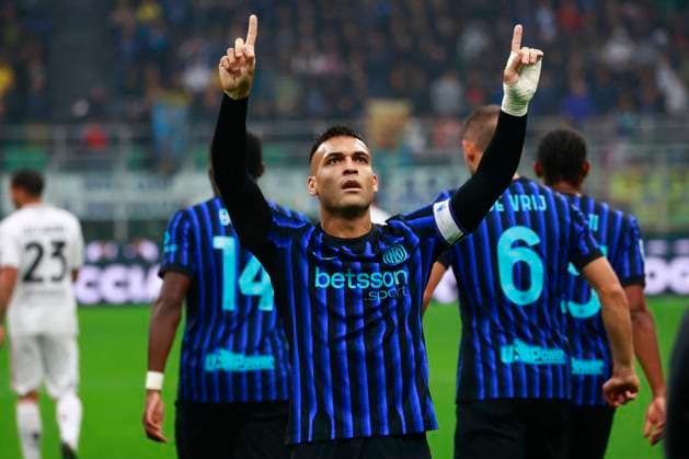 FC Internazionale v US Cremonese - Serie A Lautaro Martinez celebrates the goal during the Serie A match between FC Internazionale and US Cremonese in Milano, Italy, on October 4, 2025, at Giuseppe Meazza stadium Milano Milano Italy  Copyright: xMairoxCinquettix originalFilename:cinquetti-fcintern251004_npuV8.jpg