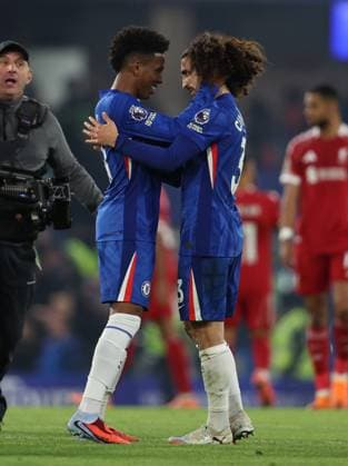 London, England, 4th October 2025. Estevao of Chelsea celebrates with Marc Cucurella of Chelsea after the Chelsea vs Liverpool Premier League match at Stamford Bridge, London. Picture credit should read: Paul Terry Sportimage EDITORIAL USE ONLY. No use with unauthorised audio, video, data, fixture lists, club league logos or live services. Online in-match use limited to 120 images, no video emulation. No use in betting, games or single club league player publications. SPI_052_PT_Chelsea_Liverpool SPI-4196-0052