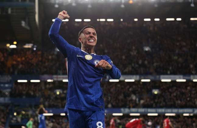 London, England, 4th October 2025. Enzo Fernandez of Chelsea celebrates after Estevao (not pictured) of Chelsea scores to make it 2-1 during the Chelsea vs Liverpool Premier League match at Stamford Bridge, London. Picture credit should read: Paul Terry Sportimage EDITORIAL USE ONLY. No use with unauthorised audio, video, data, fixture lists, club league logos or live services. Online in-match use limited to 120 images, no video emulation. No use in betting, games or single club league player publications. SPI_058_PT_Chelsea_Liverpool SPI-4196-0058