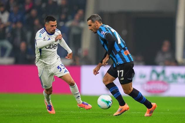 AtalantaÕs Davide Zappacosta during the Serie A soccer match between Atalanta and Como at New Balance Stadium in Bergamo , north Italy - Saturday , October 04 , 2025. - Soccer .  Copyright: xSpada LaPressex