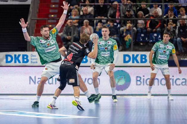 Andri Mar Runarsson HC Erlangen, 04 , Mijajlo Marsenic Füchse Berlin, 93 Lasse Bredekjaer Andersson Füchse Berlin, 11 HC Erlangen vs Fuechse Berlin, Handball, 1 Handball Bundesliga, Saison 2025 2026, 7 Spieltag, 04 10 2025 HC Erlangen vs Fuechse Berlin, Handball, 1 Handball Bundesliga, Saison 2025 2026, 7 Spieltag, 04 10 2025 Nuernberg Copyright: xEibner-Pressefoto ArdanxFuessmanx EP_AFN