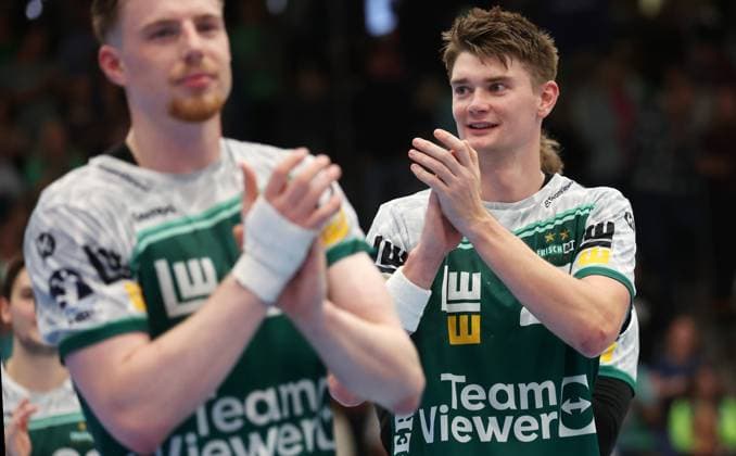 BAU 04 10 2025 Göppingen Handball Frisch Auf Göppingen vs TSV Hannover Burgdorf, Göppingen celebrating victory, Oskar Sunnefeldt Göppingen, right