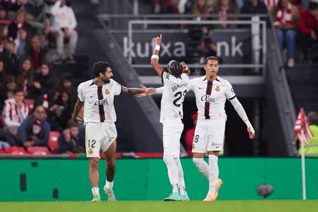 October 4, 2025, Bilbao, Vizcaya, SPAIN: Samu Costa of RCD Mallorca celebrates after scoring the team s first goal during the LaLiga EA Sports match between Athletic Club and RCD Mallorca at San Mames on October 4, 2025, in Bilbao, Spain. Bilbao SPAIN - ZUMAa181 20251004_zaa_a181_250 Copyright: xRicardoxLarreinax