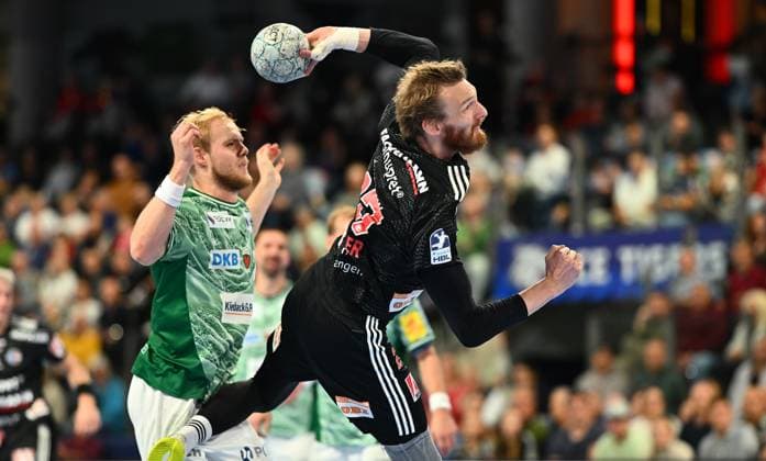 04 10 2025 Handball 1 Bundesliga DAIKIN HBL Season 2025 2026 07 Matchday HC Erlangen Metropolregion Nuremberg HCE Füchse Berlin xwoxzix Matthes Langhoff 25, Füchse Berlin Antonio Metzner 27, HC Erlangen HCE