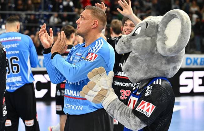 04 10 2025 Handball 1 Bundesliga DAIKIN HBL Season 2025 2026 07 Matchday HC Erlangen Metropolregion Nürnberg HCE Füchse Berlin xwoxzix Dario Quenstedt 1, HC Erlangen HCE after the end of the match