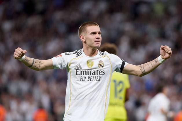 Franco Mastantuono of Real Madrid CF celebrating goal of Vinicius Jr of Real Madrid CF Real Madrid v Villarreal, La Liga, Football, Estadio Santiago Bernabu, Madrid, Spain - 04 Oct 2025Madrid Estadio Santiago Bernabu Spain EDITORIAL USE ONLY No use with unauthorised audio, video, data, fixture lists, club league logos or live services. Online in-match use limited to 120 images, no video emulation. No use in betting, games or single club league player publications. Copyright: xRubenxAlbarran Shutterstockx 15516230bk