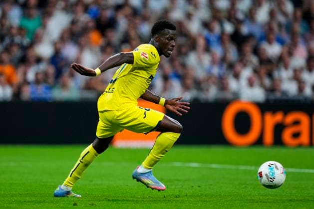 ESP: Real Madrid CF - Villarreal CF. La Liga EA Sports. Date 8 Tani Oluwaseyi of Villarreal CF during the La Liga EA Sports match between Real Madrid CF and Villarreal CF played at Santiago Bernabeu Stadium on October 04, 2025 in Madrid. kpng Copyright: xCesarxCebollax xPRESSINx PS_2501004_RMA_VIL_2526_032