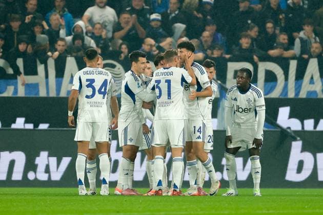 4th October 2025; Gewiss Stadium, Bergamo, Italy, Serie A Football, Atalanta versus Como; Maximo Perrone of Como 1907 celebrates after scoring goal for 1-1  EmanuelexPennacchio