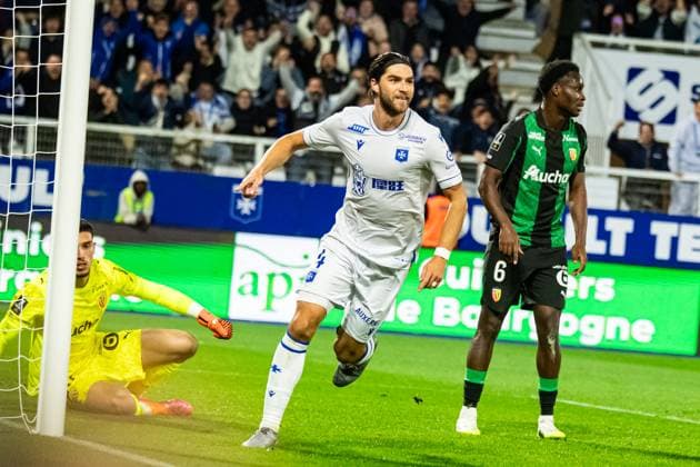 FOOTBALL : AJ Auxerre vs RC Lens - Ligue 1 - JournÃ e 7 - 04 10 2025 Joie des joueurs de l™AJ Auxerre aprÃ s le but de Francisco Sierralta (AJ Auxerre) AuxerreFrance  Copyright: xBaptistexAutissierx