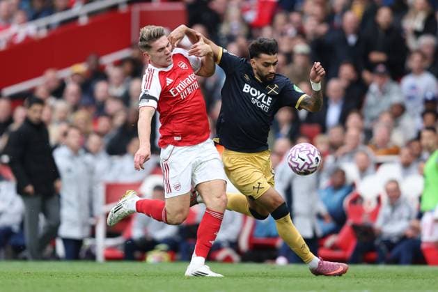 Arsenal gegen West Ham 04 Oktober 2025, London Premier League Fußball Arsenal gegen West Ham United Viktor Gyokeres von Arsenal und Lucas Paqueta von West Ham United Foto Charlotte Wilson Abseits London UK  Copyright: xCharlottexWilsonx xOffsidexOffside