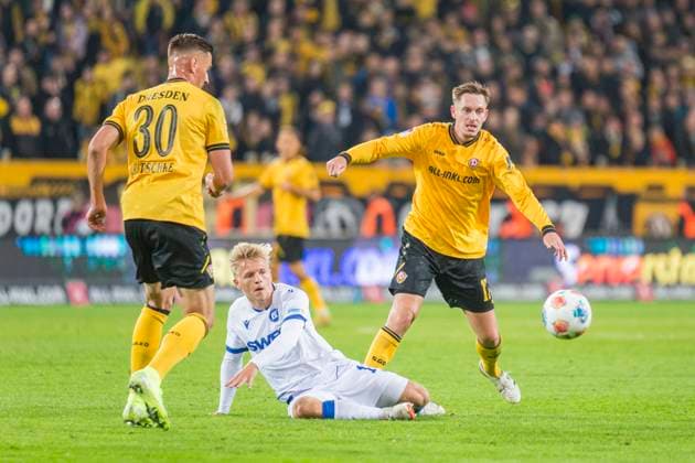 04 10 2025, xomx, Soccer 2 Bundesliga, Dynamo Dresden Karlsruher SC v l d30, Andreas Müller Karlsruher SC DFL DFB REGULATIONS PROHIBIT ANY USE OF PHOTOGRAPHS as IMAGE SEQUENCES and or QUASI VIDEO Dresden