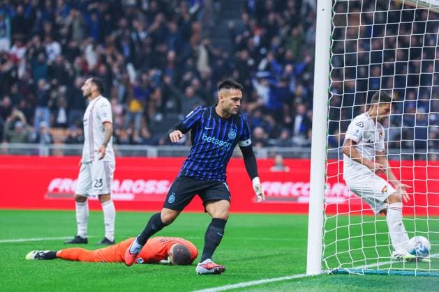 Lautaro Martinez of FC Internazionale scores a goal during Serie A 2025 26 football match between FC Internazionale and US Cremonese at San Siro Stadium  Copyright: xFabrizioxCarabelli IPAxSportx xipa-agency.netx xx IPA_66150193 IPA_Agency_IPA66150193