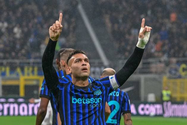 Lautaro Martinez of Inter celebrates the goal during Inter - FC Internazionale vs US Cremonese, Italian soccer Serie A match in Milan, Italy, October 04 2025  Copyright: xTommasoxFimiano IPAxSportx xipa-agency.netx xx IPA_66151544 IPA_Agency_IPA66151544
