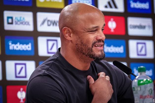 Head coach Vincent Kompany FC Bayern Muenchen at the press conference, Eintracht Frankfurt vs FC Bayern Muenchen, DFL, Bundesliga, Saison 2025 2026, Deutsche Bank Park, Hinrunde, 6 Spieltag, 04 10 2025 DFB regulations prohibit any use of photographs as image sequences and or quasi video Frankfurt Hessen Germany Copyright: xkolbert-press MartinxAgüerax