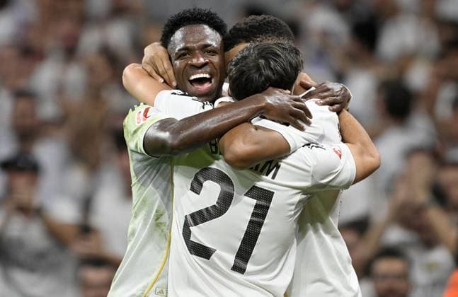 Real Madrid v Villarreal - La Liga MADRID, SPAIN - OCTOBER 4: Kylian Mbappe (R) Vinicius Junior (L) and Brahim Diaz (C) of Real Madrid celebrate after score a goal during the La Liga match between Real Madrid and Villarreal at Santiago Bernabeu in Madrid, Spain on October 4, 2025. Burak Akbulut Anadolu Madrid Spain. Editorial use only. Please get in touch for any other usage.  Copyright: x2025xAnadoluxBurakxAkbulutx
