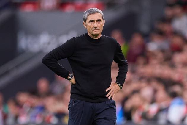 Athletic Club v RCD Mallorca - LaLiga EA Sports Ernesto Valverde head coach of Athletic Club looks on during the LaLiga EA Sports match between Athletic Club and RCD Mallorca at San Mames on October 4, 2025, in Bilbao, Spain. Bilbao San Mames Basque Country Spain RL_ATHvRCDM_000040 Copyright: xRicardoxLarreinax