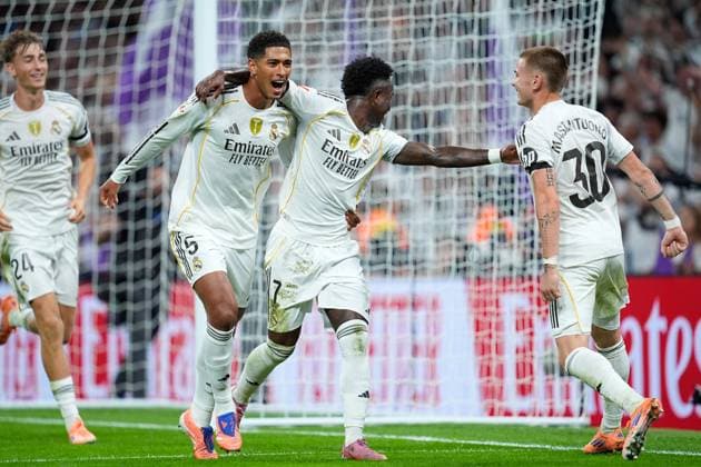 October 4, 2025, Madrid, Madrid, Spain: Vinicius Junior of Real Madrid CF celebrates a goal with teammates during the Spanish League, LaLiga EA Sports, football match played between Real Madrid and Villarreal CF at Santiago Bernabeu stadium on October 04, 2025, in Madrid, Spain. Madrid Spain - ZUMAa181 20251004_zaa_a181_386 Copyright: xDennisxAgyemanx