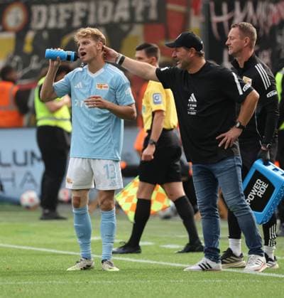 Andras Schäfer Berlin and Head Coach Steffen Baumgart Berlin , Leverkusen, Germany, 04 10 2025, Soccer Bundesliga, Matchday 6, Bayer 04 Leverkusen 1 FC Union Berlin DFL REGULATIONS PROHIBIT ANY USE OF PHOTOGRAPHS AS IMAGE SEQUENCES AND OR QUASI VIDEO