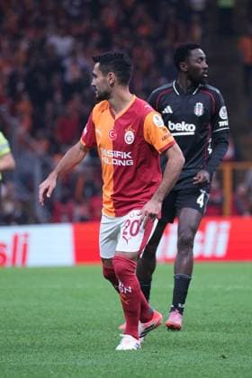 ISTANBUL, TURKEY - OCTOBER 4: Ilkay Gundogan of Galatasaray SK reacts during the Trendyol Turkish Super League match between Galatasaray SK and Besiktas JK at Rams Park Stadium on October 4, 2025 in Istanbul, Turkey. Istanbul Turkey Copyright: xSeskimphotox GSaray-Besiktas41025 (4)