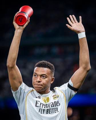 Real Madrid CF™s Kylian Mbappe celebrates the MVP of September during La Liga match. October 4, 2025. (2025100449)